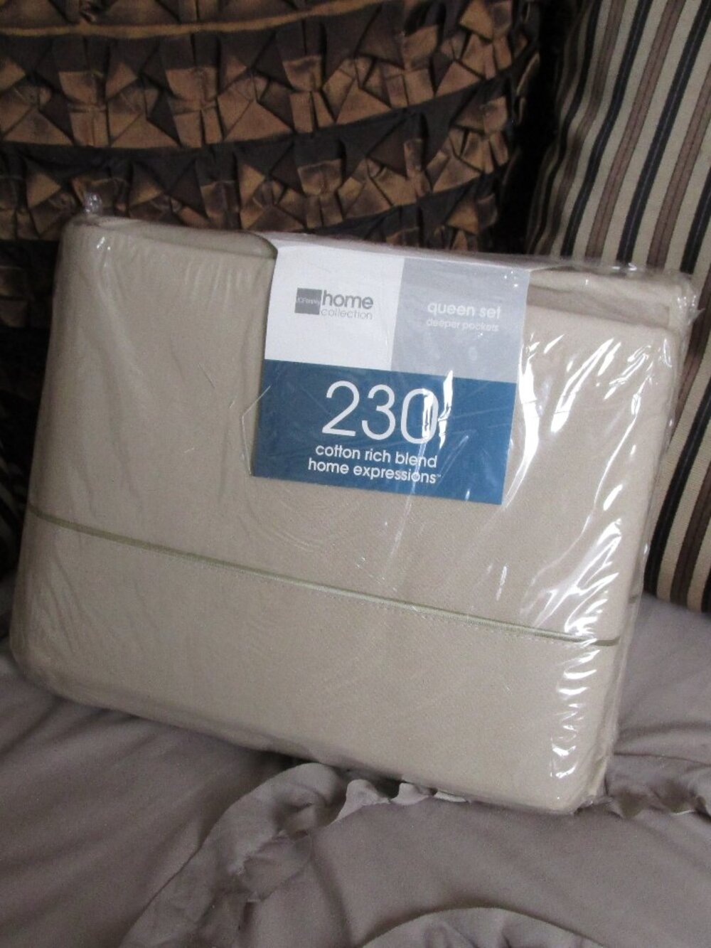 NWT queen size sheet set